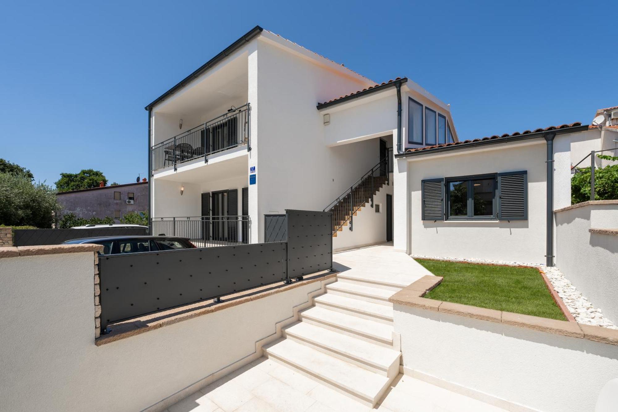 Luxury Apartments Villa San Avia บานโจเล ภายนอก รูปภาพ