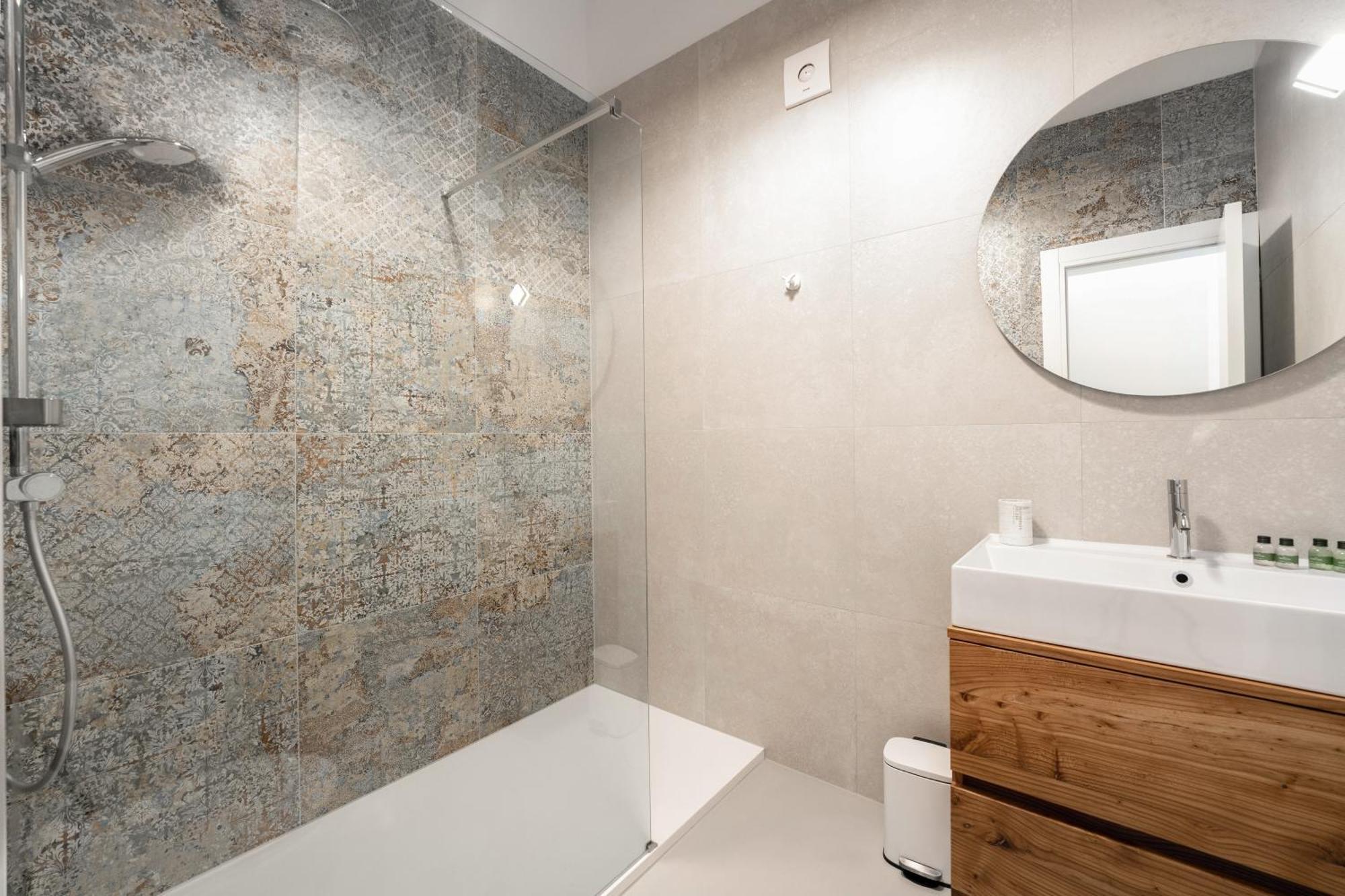 Luxury Apartments Villa San Avia บานโจเล ภายนอก รูปภาพ