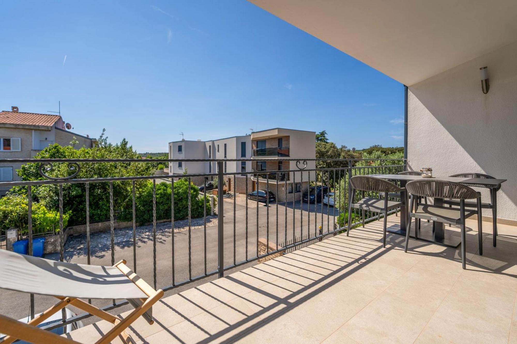 Luxury Apartments Villa San Avia บานโจเล ภายนอก รูปภาพ
